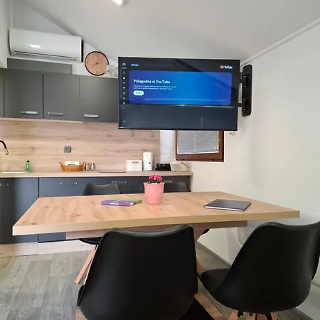 The Moon House Terme Catez *